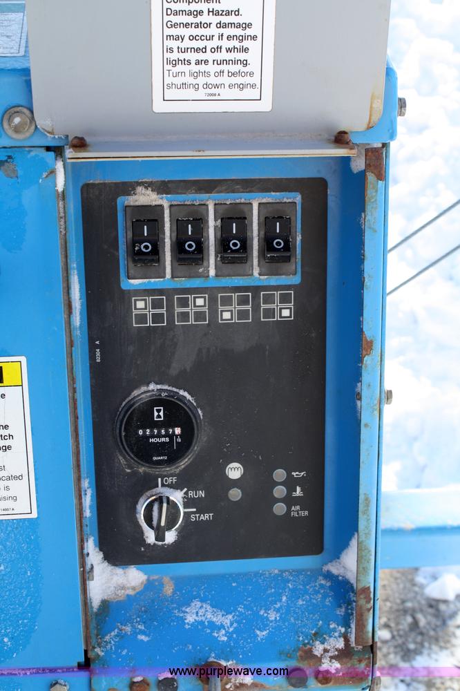 image for item 4783 2006 Genie TML-4000N light tower