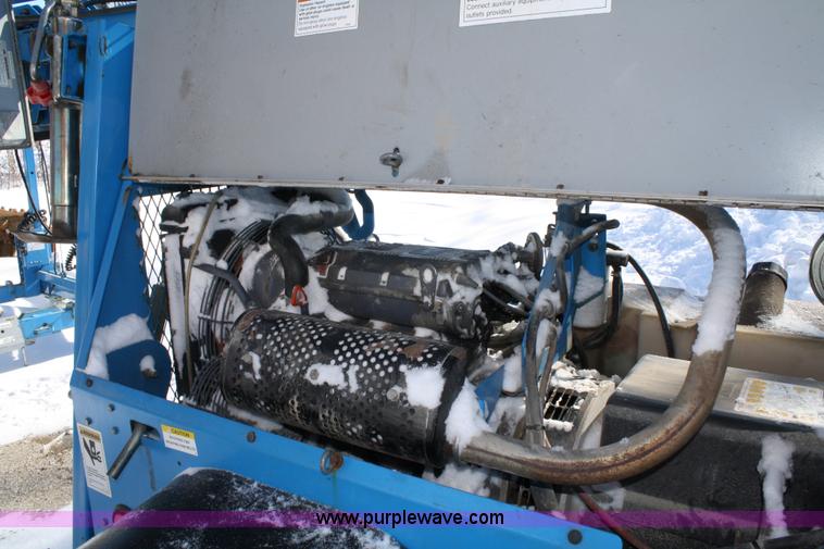 image for item 4783 2006 Genie TML-4000N light tower