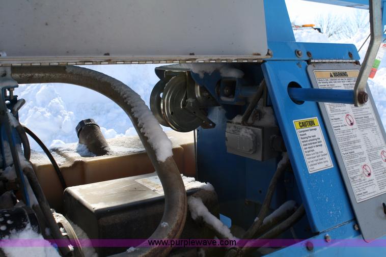 image for item 4783 2006 Genie TML-4000N light tower