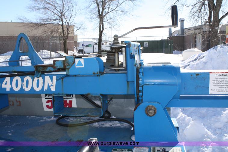 image for item 4783 2006 Genie TML-4000N light tower