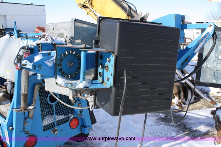 image for item 4783 2006 Genie TML-4000N light tower