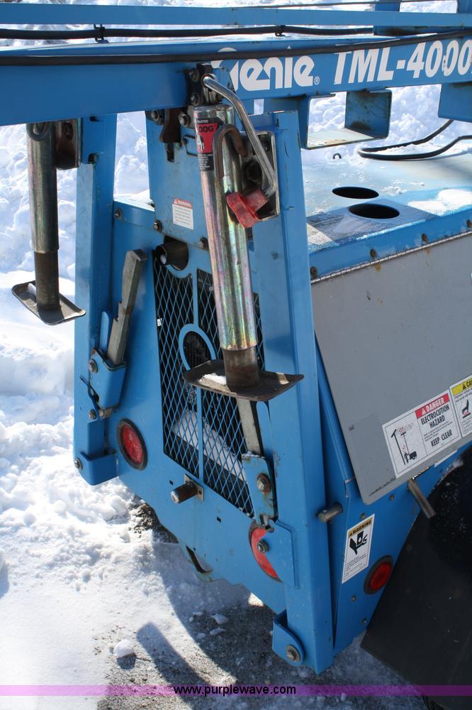 image for item 4783 2006 Genie TML-4000N light tower