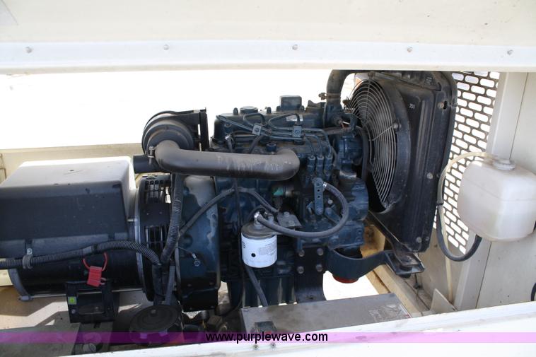 image for item 4998 2005 Terex Amida AL4000 light tower