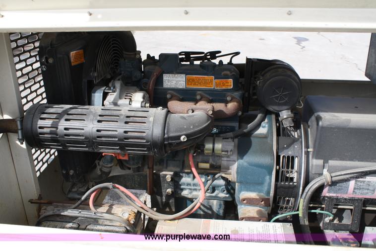 image for item 4998 2005 Terex Amida AL4000 light tower