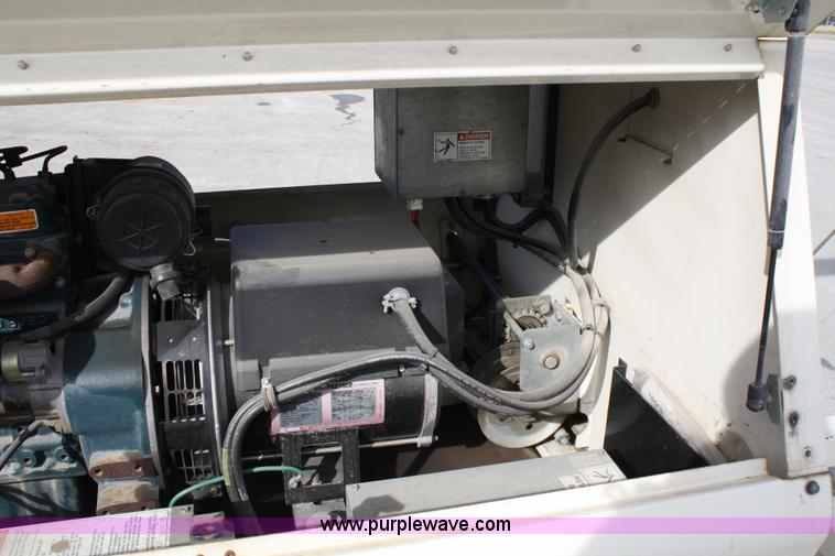 image for item 4998 2005 Terex Amida AL4000 light tower