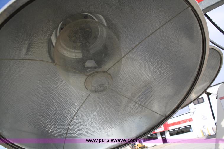 image for item 4998 2005 Terex Amida AL4000 light tower