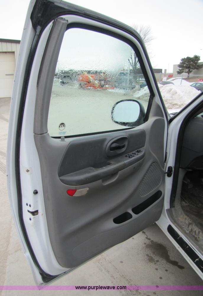 image for item 5300 2002 Ford F150 XLT supercab pickup truck