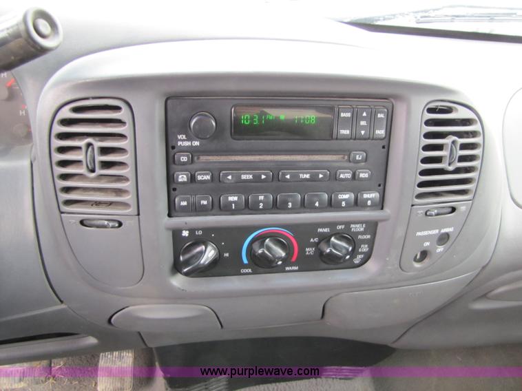 image for item 5300 2002 Ford F150 XLT supercab pickup truck