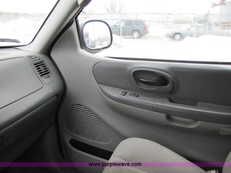 image for item 5300 2002 Ford F150 XLT supercab pickup truck