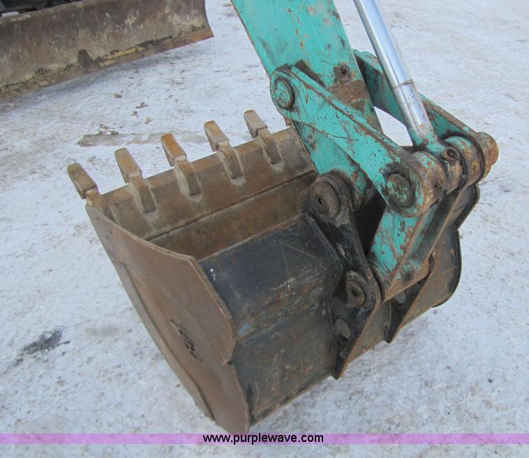image for item 5312 2004 IHI 80NX3 excavator