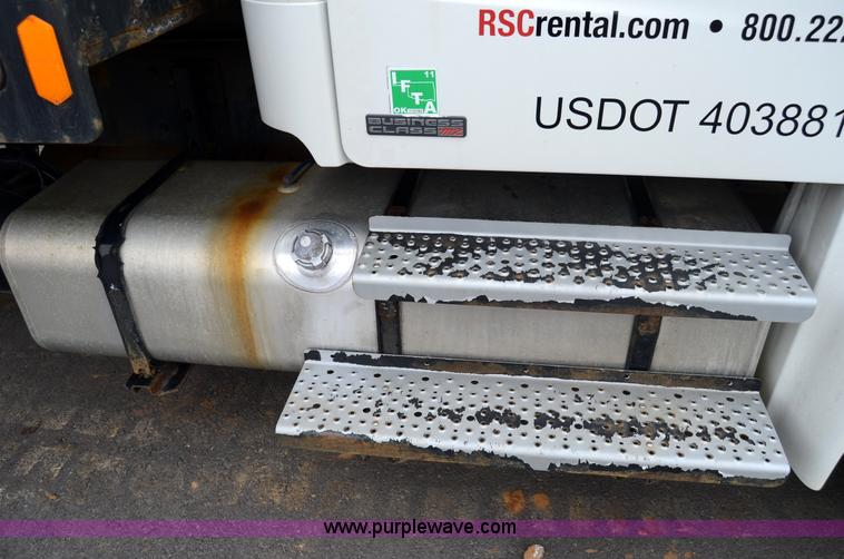 image for item 6041 2006 Freightliner M2 106 medium duty rollback truck