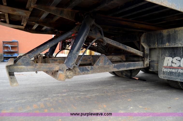 image for item 6041 2006 Freightliner M2 106 medium duty rollback truck