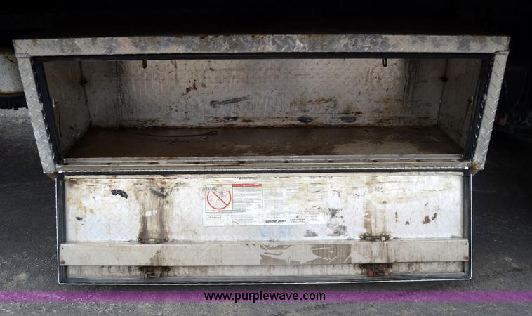 image for item 6041 2006 Freightliner M2 106 medium duty rollback truck