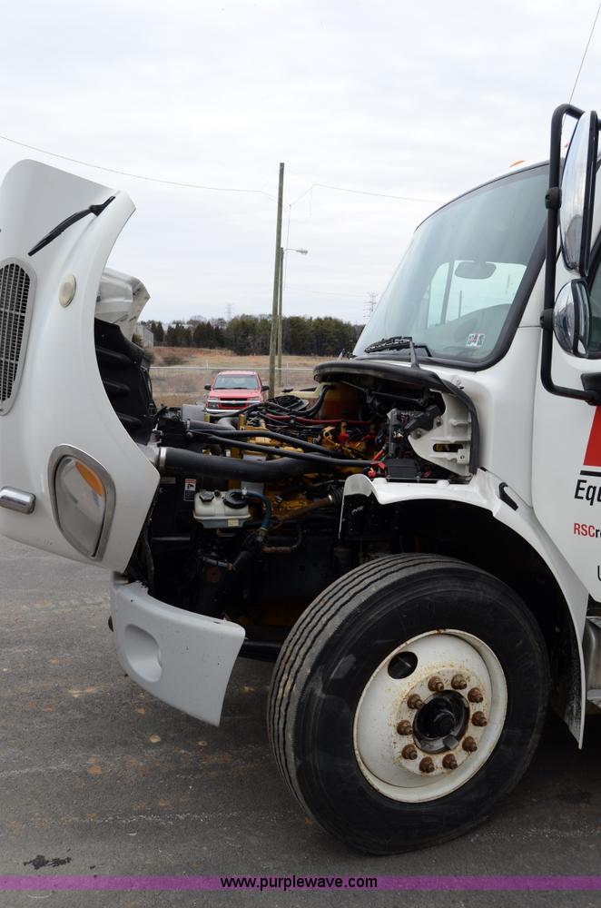 image for item 6041 2006 Freightliner M2 106 medium duty rollback truck