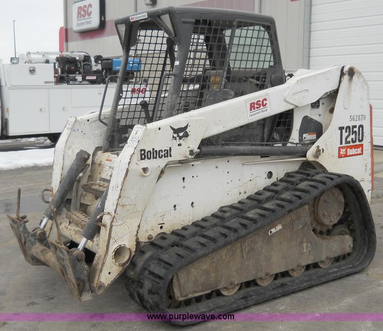 image for item 7776 2005 Bobcat T250 rubber track loader