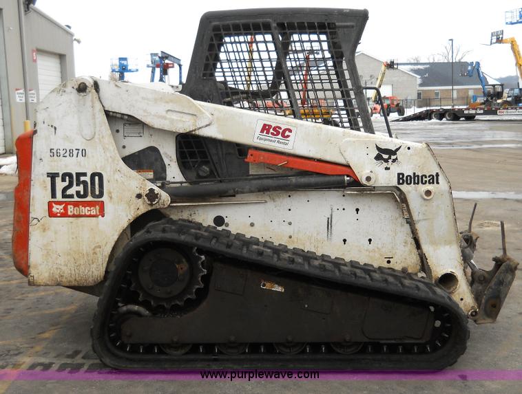 image for item 7776 2005 Bobcat T250 rubber track loader