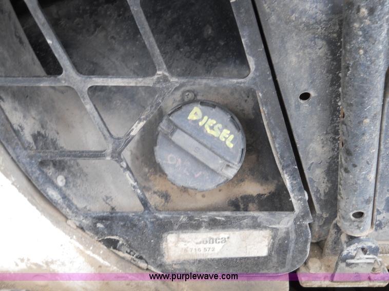 image for item 7776 2005 Bobcat T250 rubber track loader
