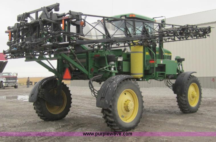 image for item 1600 1999 John Deere 4700 self-propelled sprayer