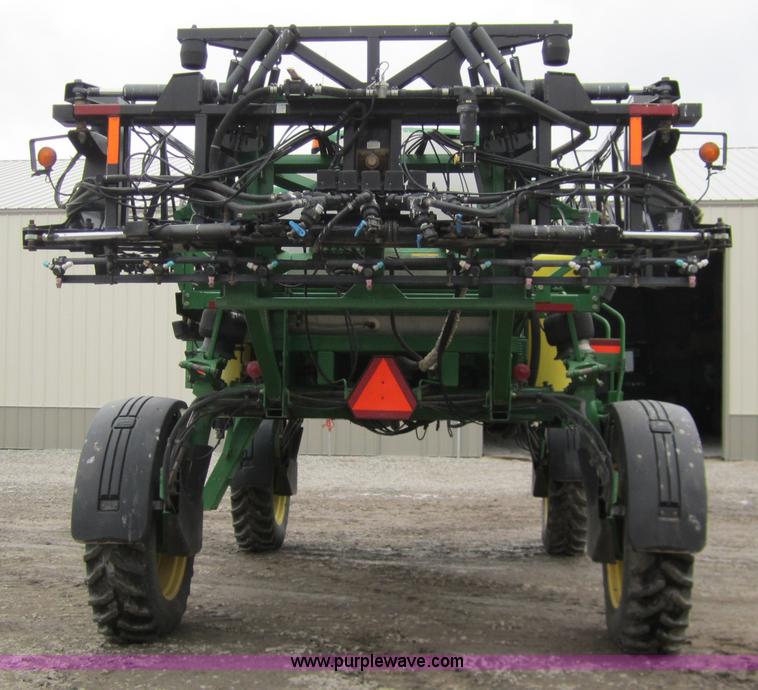 image for item 1600 1999 John Deere 4700 self-propelled sprayer