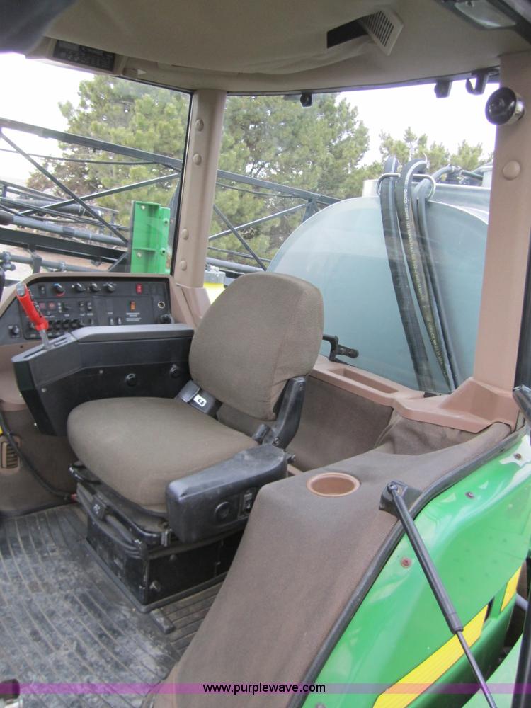 image for item 1600 1999 John Deere 4700 self-propelled sprayer