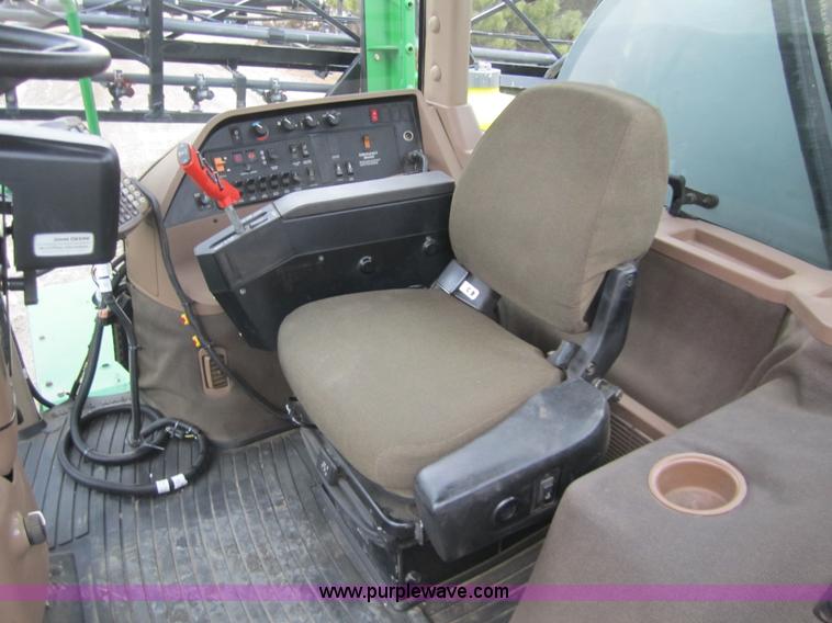 image for item 1600 1999 John Deere 4700 self-propelled sprayer