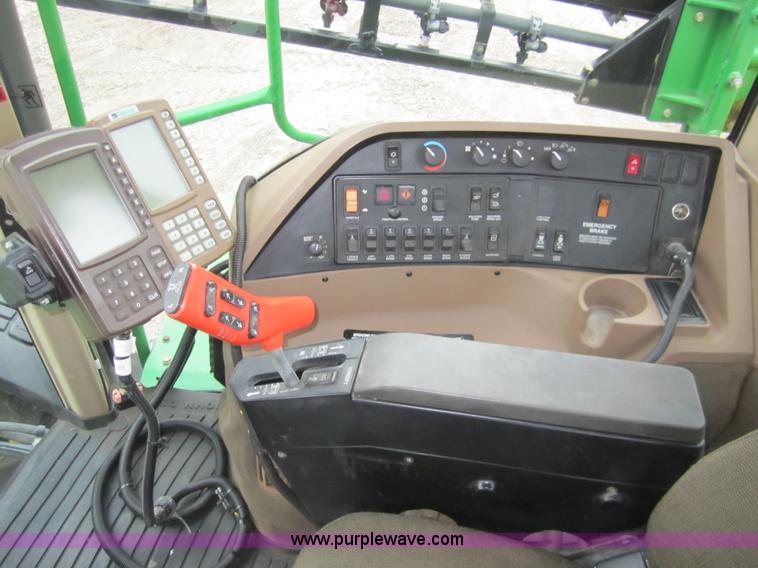 image for item 1600 1999 John Deere 4700 self-propelled sprayer