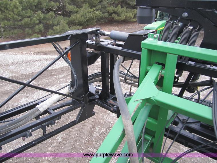 image for item 1600 1999 John Deere 4700 self-propelled sprayer