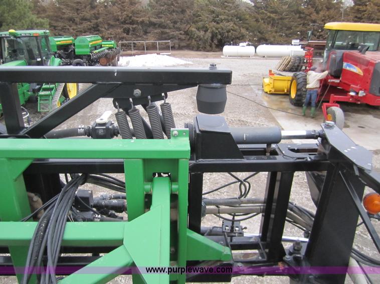 image for item 1600 1999 John Deere 4700 self-propelled sprayer