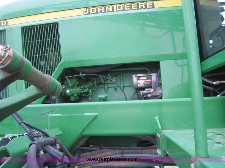 image for item 1600 1999 John Deere 4700 self-propelled sprayer