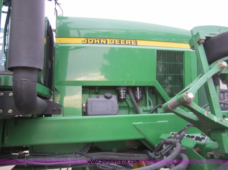 image for item 1600 1999 John Deere 4700 self-propelled sprayer