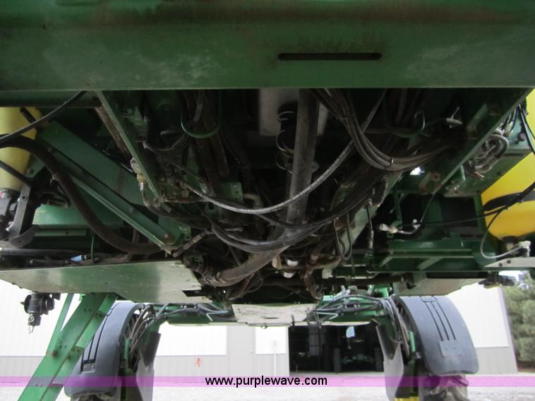 image for item 1600 1999 John Deere 4700 self-propelled sprayer
