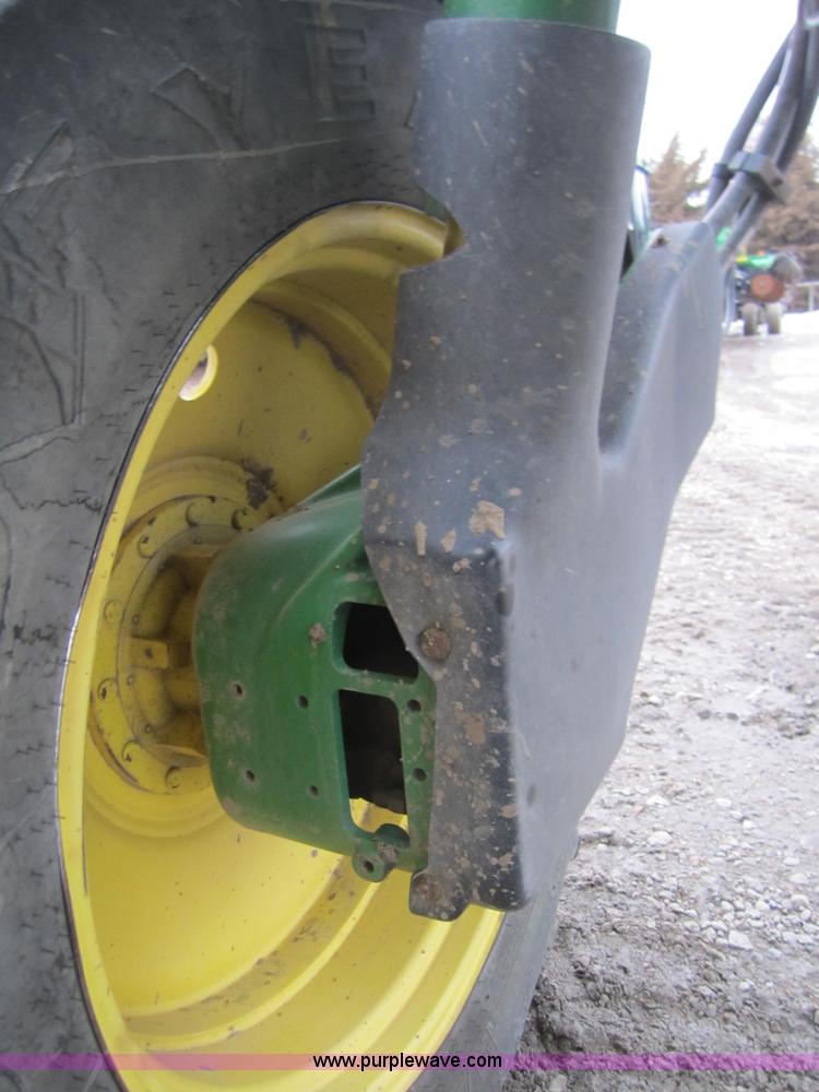 image for item 1600 1999 John Deere 4700 self-propelled sprayer