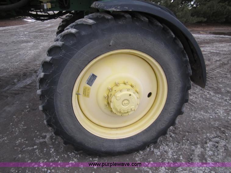 image for item 1600 1999 John Deere 4700 self-propelled sprayer