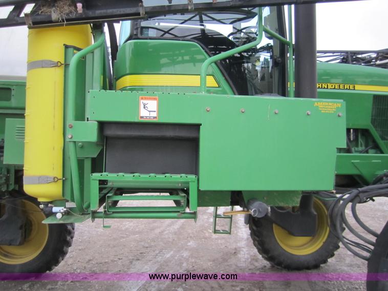 image for item 1600 1999 John Deere 4700 self-propelled sprayer