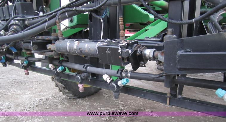 image for item 1600 1999 John Deere 4700 self-propelled sprayer
