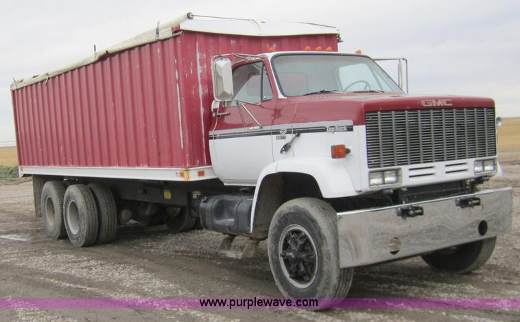 image for item 1601 1981 GMC grain truck