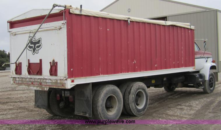 image for item 1601 1981 GMC grain truck