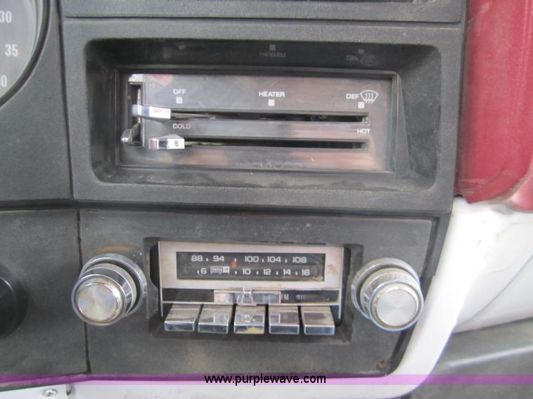 image for item 1601 1981 GMC grain truck