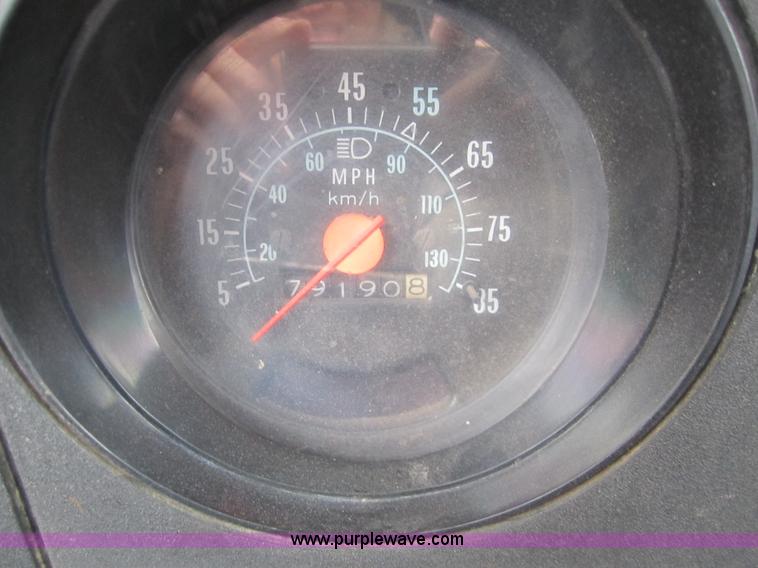 image for item 1601 1981 GMC grain truck