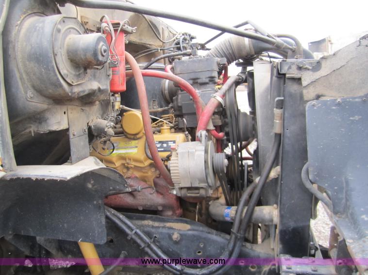 image for item 1601 1981 GMC grain truck