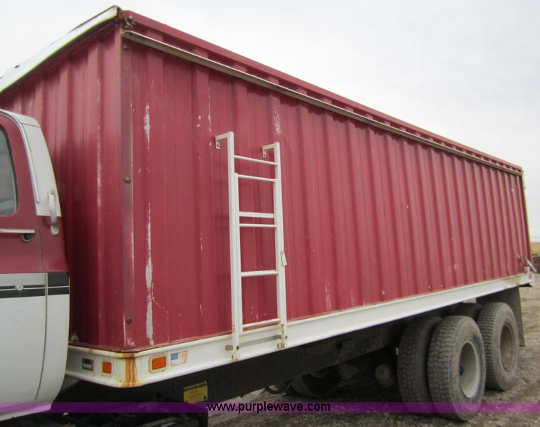image for item 1601 1981 GMC grain truck