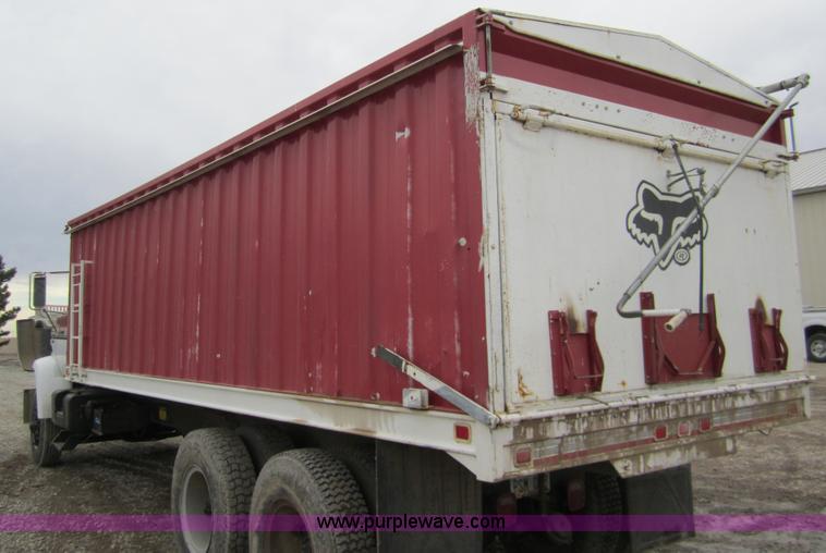 image for item 1601 1981 GMC grain truck