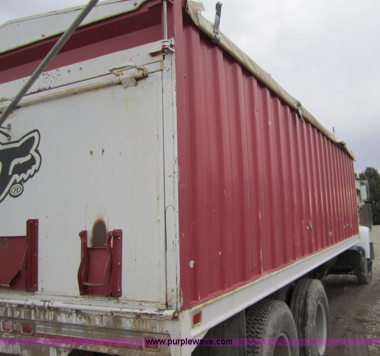 image for item 1601 1981 GMC grain truck