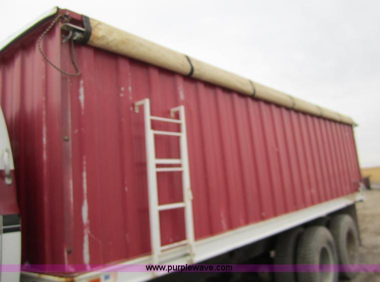 image for item 1601 1981 GMC grain truck