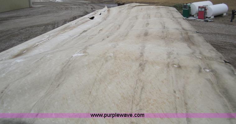 image for item 1601 1981 GMC grain truck