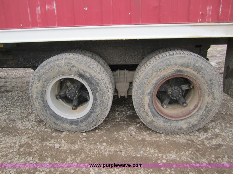 image for item 1601 1981 GMC grain truck