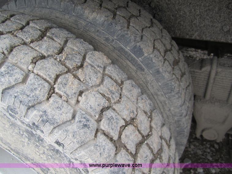 image for item 1601 1981 GMC grain truck