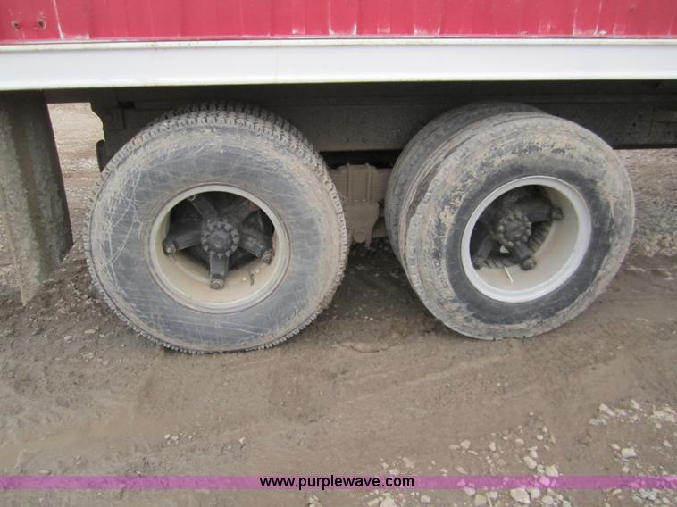 image for item 1601 1981 GMC grain truck