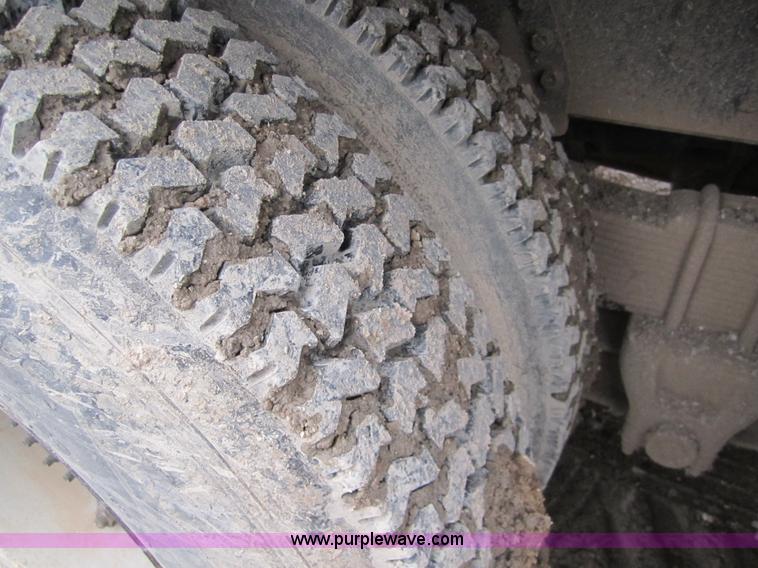 image for item 1601 1981 GMC grain truck