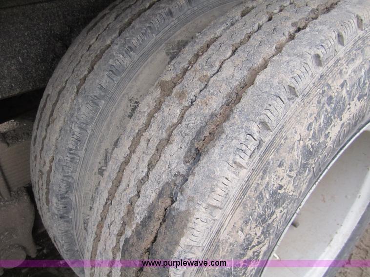 image for item 1601 1981 GMC grain truck